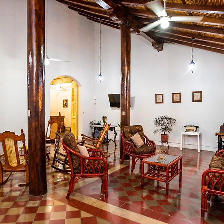 Hostal Victoria Granada Exterior photo