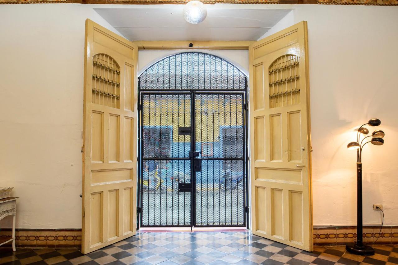 Hostal Victoria Granada Exterior photo