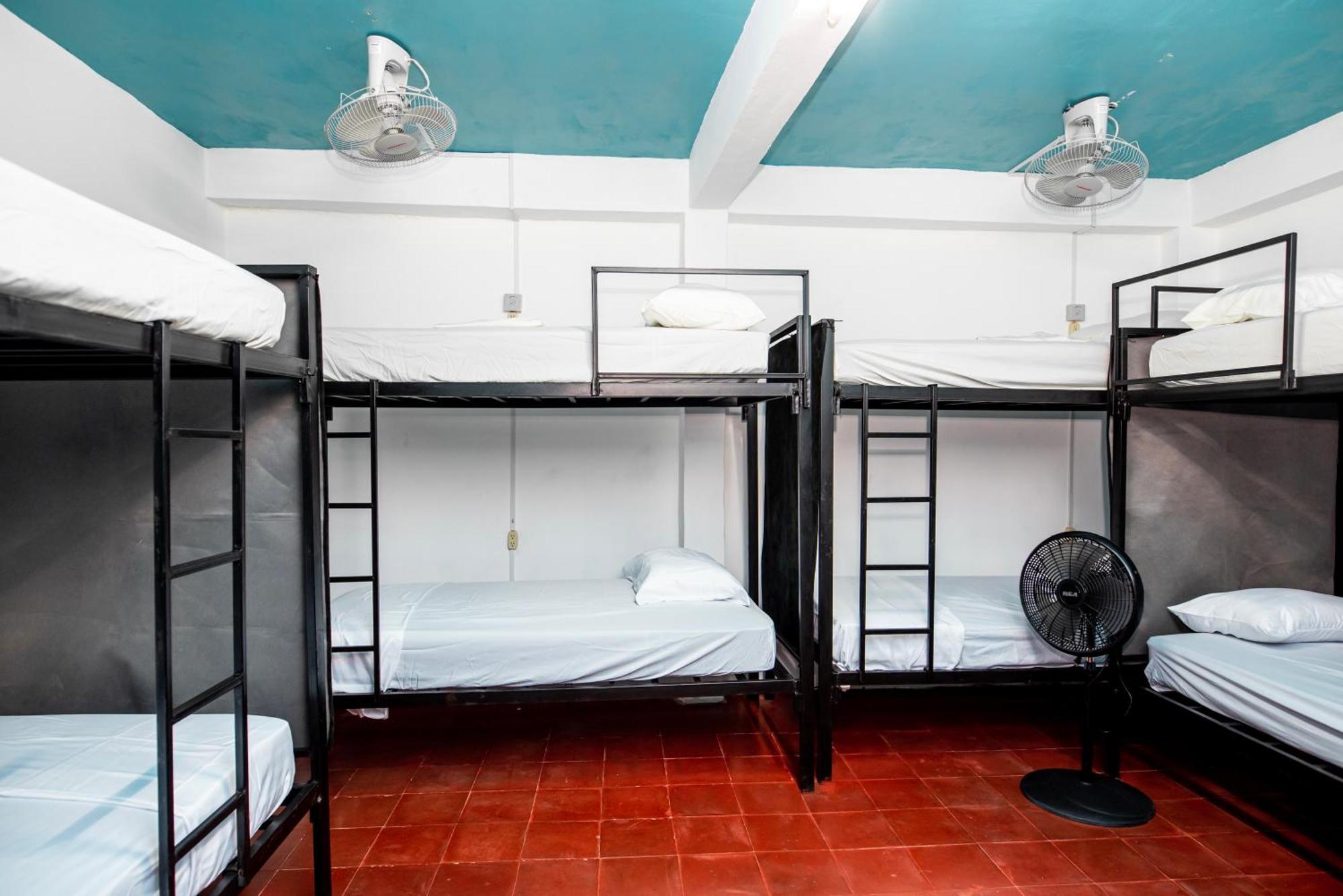 Hostal Victoria Granada Exterior photo